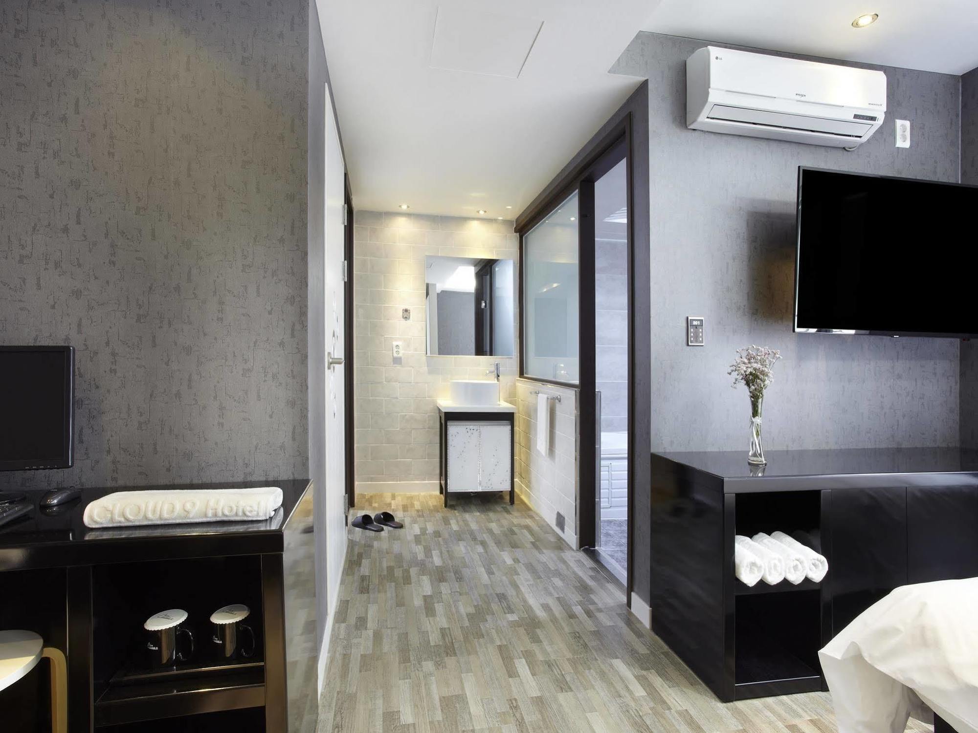 Hotel Cloud 9 Пусан Экстерьер фото